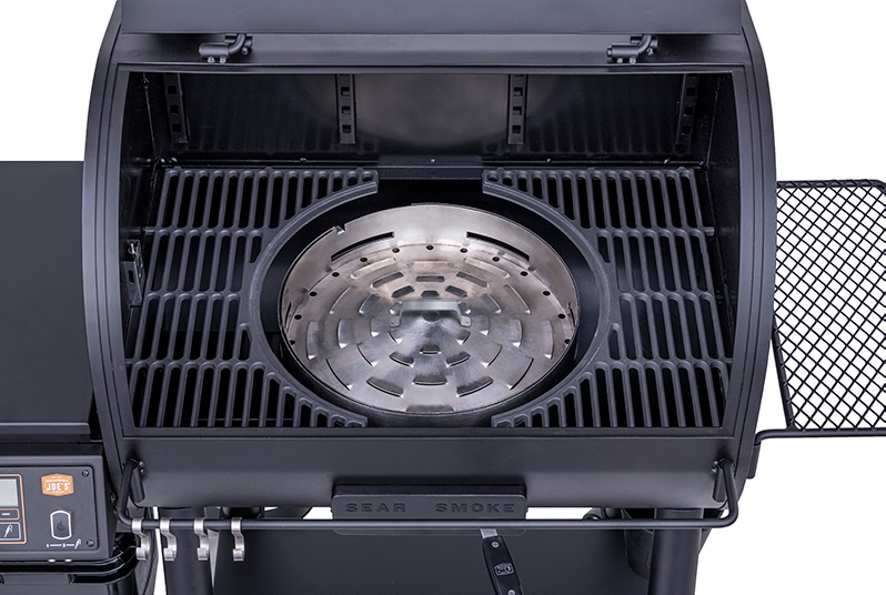 When in SEAR mode, the baffle is open and the central grate becomes a DIRECT high-heat searing surface while the side grates offer a lower-heat area. As such you have two distinct heat zones. 